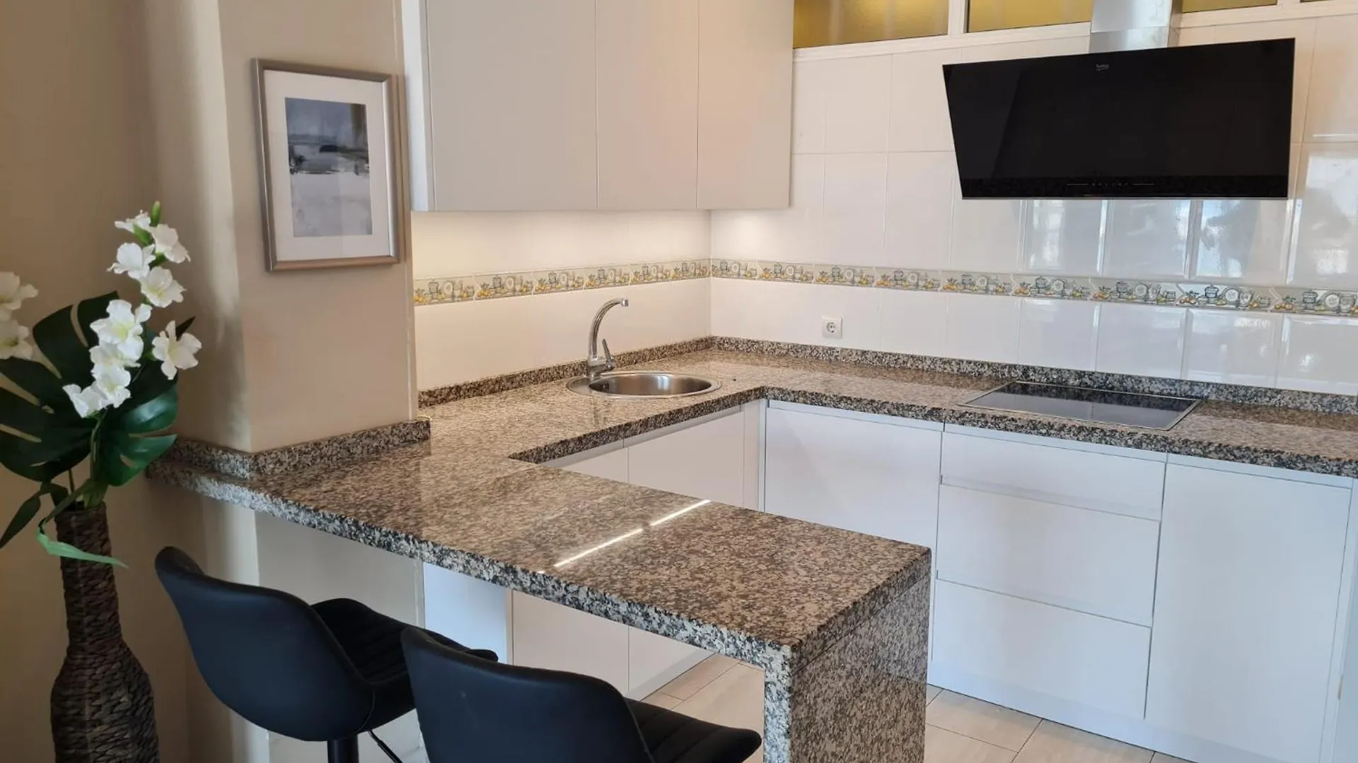 Fuengirola. Bonito apartamento en Paseo Marítimo. Espectaculares vistas al mar. Primera línea 0*, Fuengirola España