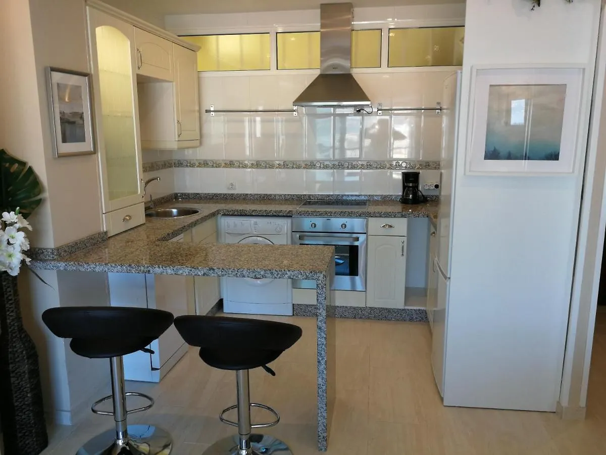 Fuengirola. Bonito apartamento en Paseo Marítimo. Espectaculares vistas al mar. Primera línea 0*, Fuengirola