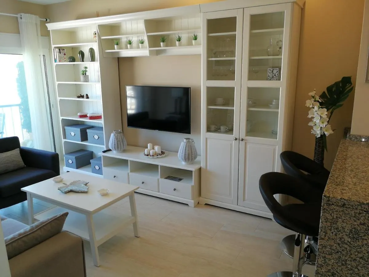 Fuengirola. Bonito apartamento en Paseo Marítimo. Espectaculares vistas al mar. Primera línea España