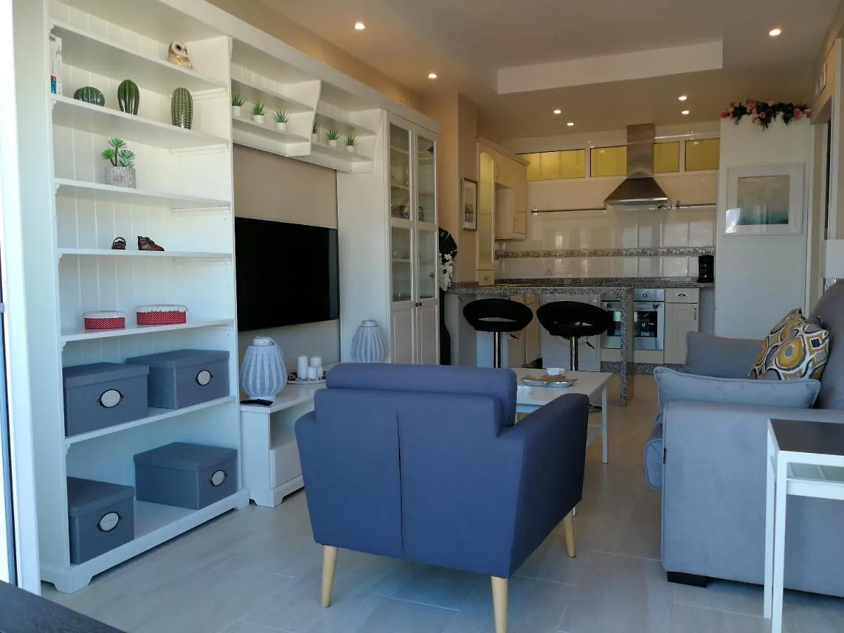 Fuengirola. Bonito apartamento en Paseo Marítimo. Espectaculares vistas al mar. Primera línea España