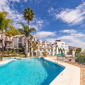 Sanders Golf - Lovely Two-bedroom With Shared Pool Apartamento
